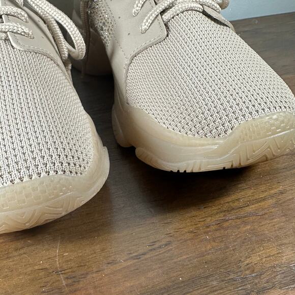 STEVE MADDEN Ganzo Maxima‎ Peach Embelished Chunky Sneakers Womans 9 - Picture 5 of 13